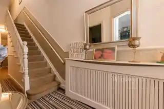 30 Leighton Gardens, photo 3