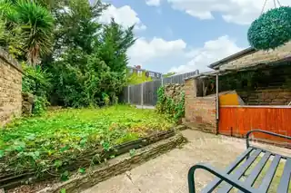 30 Leighton Gardens, photo 2
