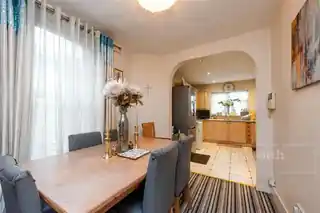 30 Leighton Gardens, photo 4