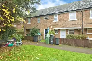 30 Lions Close, photo 2