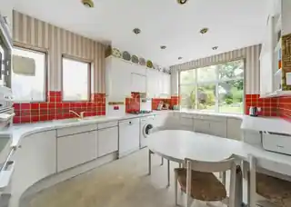 30 Lyndhurst Avenue, photo 3