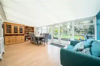 30 Lyndhurst Gardens, photo 3