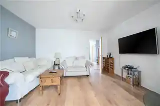 30 Lyndhurst Gardens, photo 4