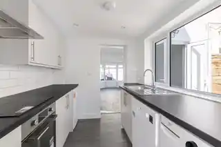 30 Lyndon Road, photo 2