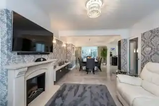 30 Madison Gardens, photo 3