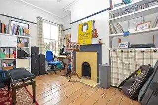 30 Mayplace Road East, photo 3
