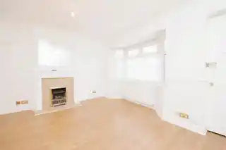 30 Merlin Gardens, photo 4