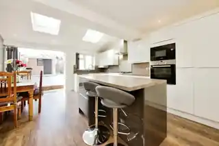 30 Navarre Gardens, photo 2