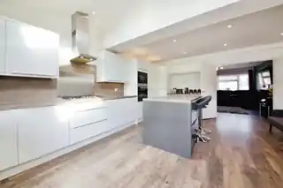30 Navarre Gardens, photo 4