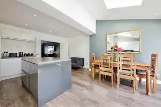 30 Navarre Gardens, photo 3