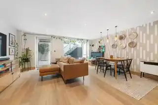 30 Printers Road, photo 3