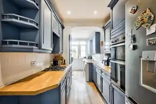 30 Rose Avenue, photo 3