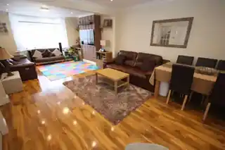30 Russell Road, photo 3
