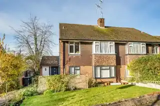 30 Sutton Crescent, photo 2