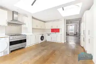 30 Trinity Road, photo 2
