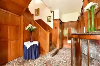 30 Woodland Way, photo 3