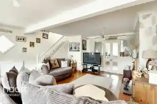 300 Havering Road, photo 3