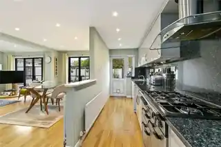 30E Udney Park Road, photo 3