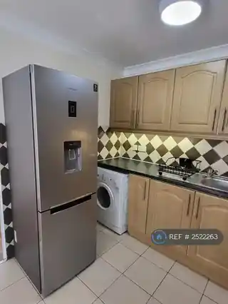 31 Abbotswood Way, photo 2