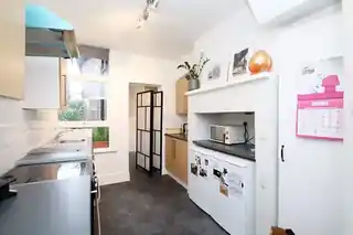 31 Beresford Road, photo 2