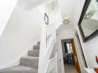 31 Brenley Close, photo 2