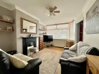 31 Brigstock Road, photo 3