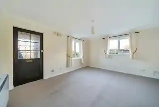 31 Camberley Close, photo 4