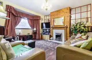 31 Camden Avenue, photo 2