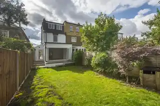 31 Canbury Avenue, photo 4