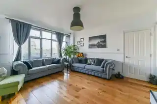31 Canham Road, photo 3