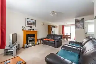 31 Elmbourne Drive, photo 2
