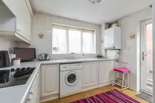 31 Elmbourne Drive, photo 4