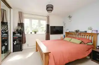 31 Gladstone Road, photo 3