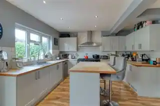 31 Grosvenor Road, photo 2