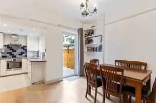 31 Hereward Road, photo 2