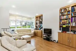 31 Holmfield Avenue, photo 4