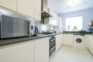 31 Hughes Road, photo 3