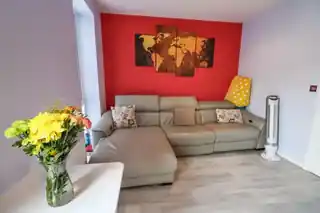 31 Hughes Road, photo 2