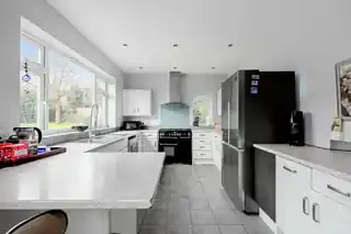 31 Kenley Walk, photo 4