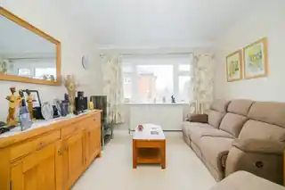 31 Kenmore Close, photo 3