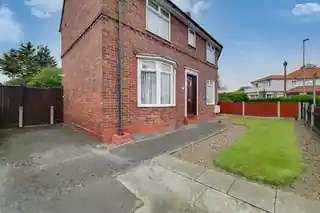 31 Markyate Road, photo 2
