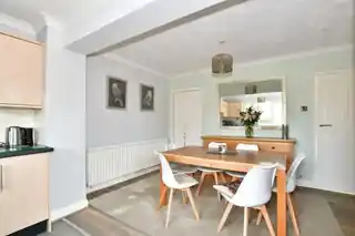 31 Monmouth Close, photo 4