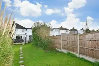 31 Monmouth Close, photo 2