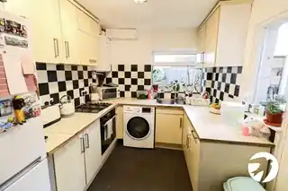 31 Myrtledene Road, photo 3