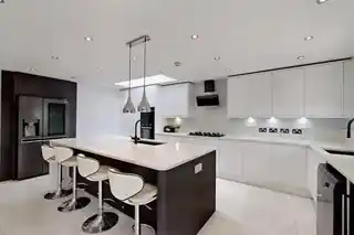 31 Pinner Park Avenue, photo 2