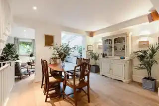 31 Ravensdon Street, photo 3