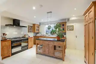 31 Ravensdon Street, photo 2