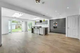 31 Rothesay Avenue, photo 3