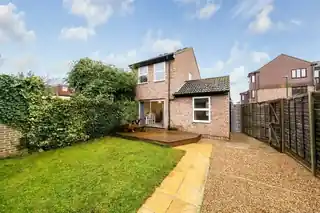 31 Stanford Close, photo 3
