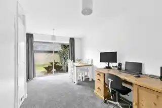 31 Stanford Close, photo 2